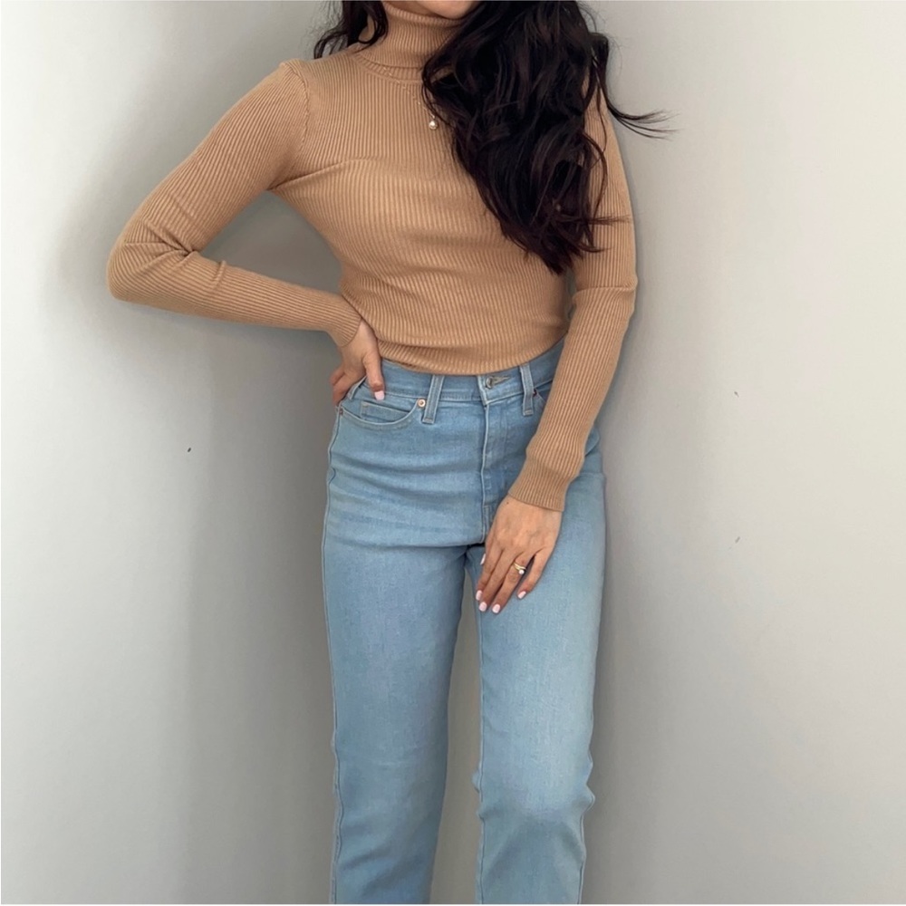 Forever21 woman’s turtleneck long sleeve size S